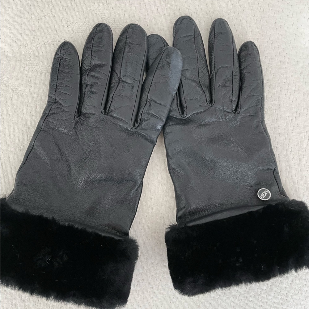 UGG leather gloves